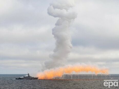 РФ держит в Черном море три ракетоносителя и два больших десантных корабля