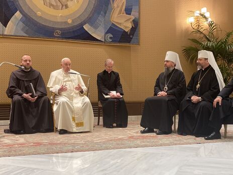Понтифик на встрече с представителями ВСЦиРО заверил, что молится за Украину, отметил Vatican News