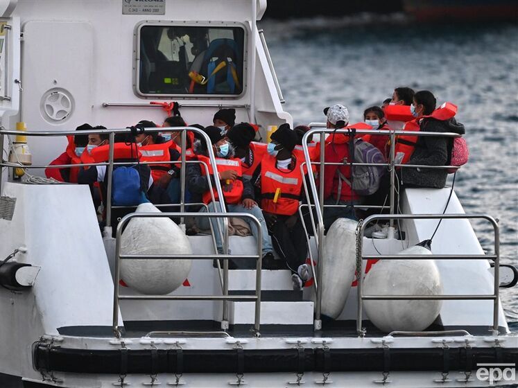 Возле берегов Ливии перевернулась лодка с мигрантами, есть погибшие