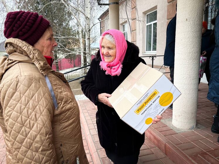 Фонд Рината Ахметова передал в Днепропетровскую область 6 тыс. продуктовых наборов