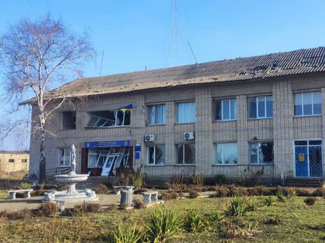 Окупанти вдарили ракетою по будівлі сільради в Херсонській області, одна людина загинула, ще чотирьох поранено, зокрема голову тергромади – Вілкул