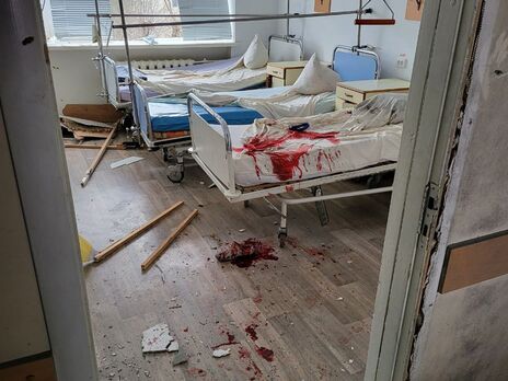 Последствия обстрела больницы в Херсоне российскими оккупантами