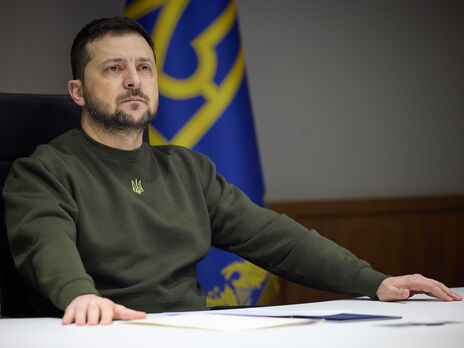 Українці вже майже рік "стоять проти зла", зазначив Зеленський