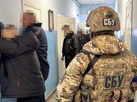 СБУ подозревает одесских и черновицких таможенников во взяточничестве