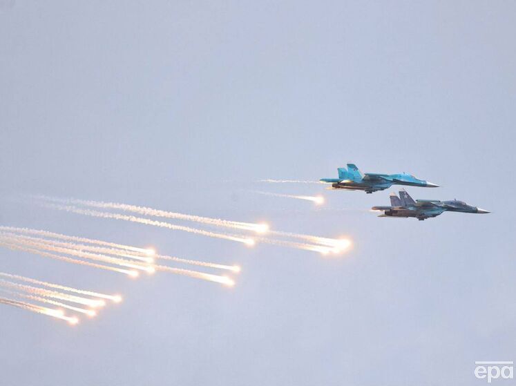 У Білорусі заявили, що російські льотчики і далі перебуватимуть на її території після закінчення навчань