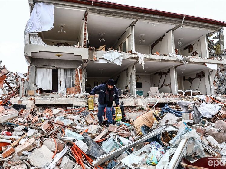 Число жертв землетрясений в Турции и Сирии возросло почти до 9 тыс. человек