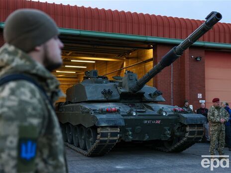 Українські військові вже навчаються на британських танках, наголосив Сунак
