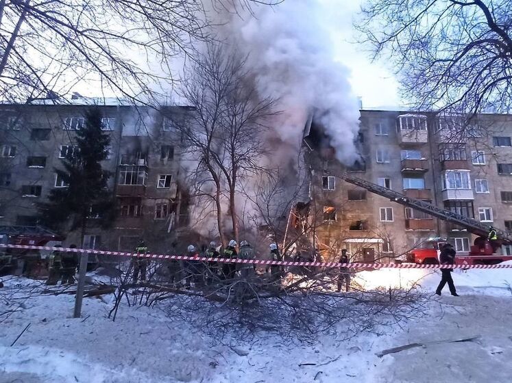 В Новосибирске взрыв газа разрушил подъезд жилого дома, погибло пять человек