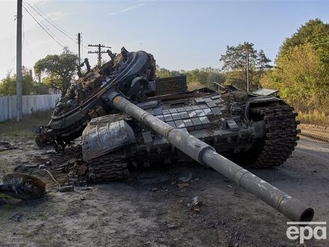За даними розслідувачів Oryx, лише підтверджені втрати російських танків в Україні сягають 1700 машин, 1000 з них знищено