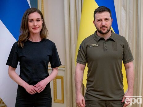 Марін навесні 2022 року під час візиту в Україну зустрілася із Зеленським
