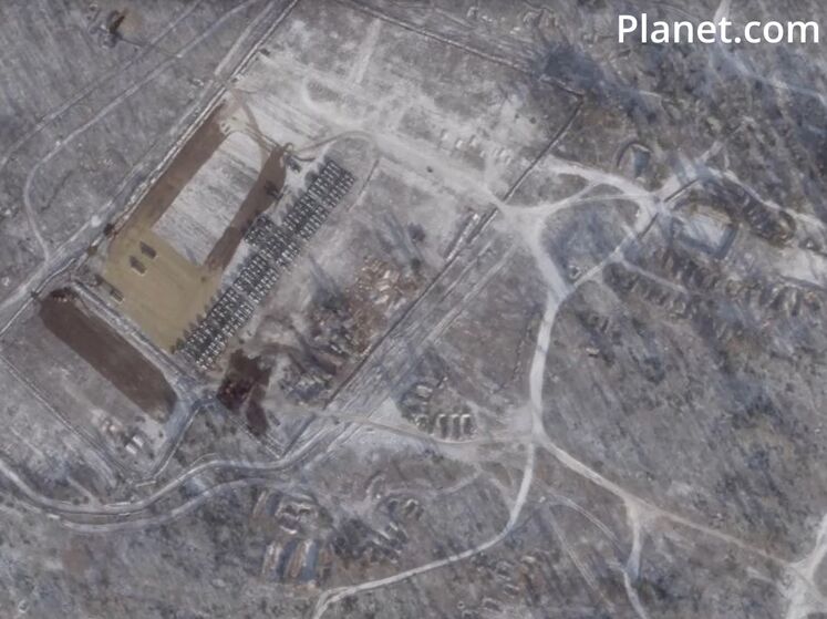 Російська армія розширює військові бази неподалік кордону з Україною – супутникові знімки
