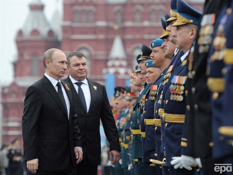 Пугачов: Путін, призначаючи міністром оборони РФ Сердюкова, говорив: "Усе продавай, але більше ніж 2% собі в кишеню не бери"