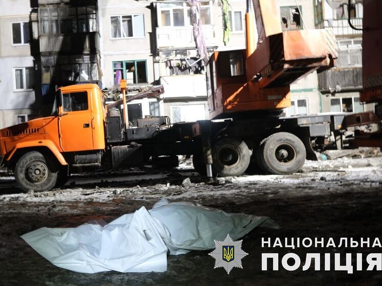 Число жертв российского удара по Покровску возросло до двух, под завалами остаются люди &ndash; полиция