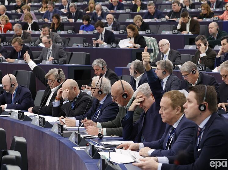 Европарламент призвал серьезно рассмотреть вопрос передачи Украине западных истребителей