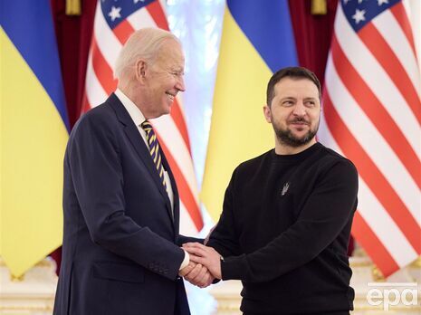 Байден 20 февраля приехал с неанонсированным визитом в Киев