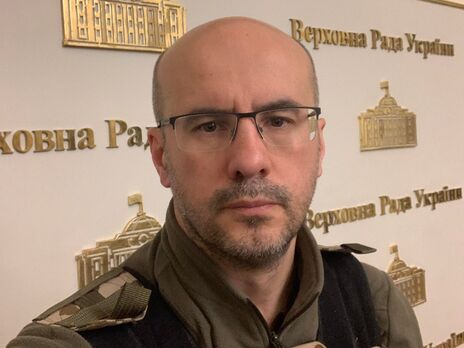 Рудык защищает Украину с первого дня полномасштабного российского вторжения. Таких, как он, в Раде единицы по данным самого парламентария, от трех до 10 нардепов