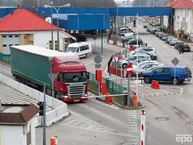 Польща оголосила, що закриває білоруський кордон для вантажоперевізників із Білорусі