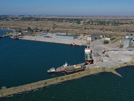 В Очакові окупанти продовжили обстріл портової інфраструктури, зазначили в ОК "Південь" ЗСУ