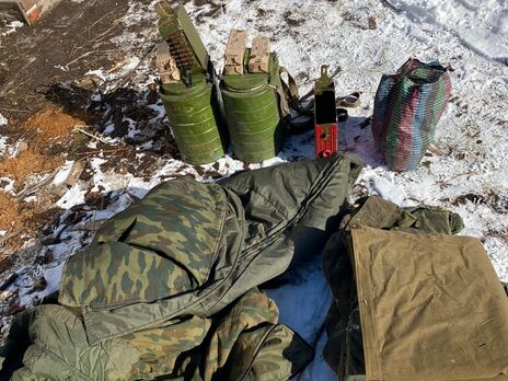 Під час обшуку виявили протитанкові гранати, гранатомет, понад 700 набоїв, бронежилети і російську форму