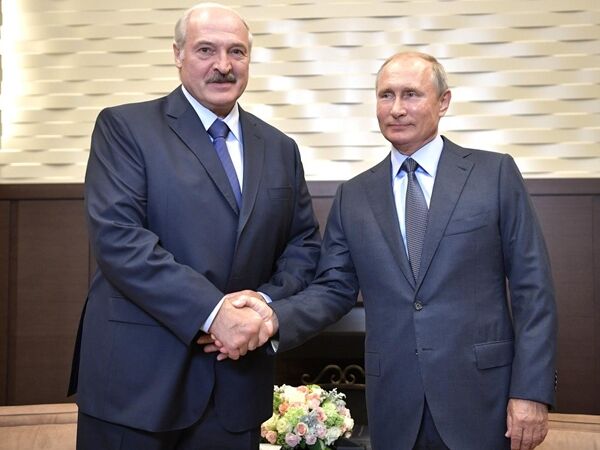 Гордон: Вот сидят два старика &ndash; Путин и Лукашенко, два советских пердуна, а у них в голове Маркс, Ленин с Энгельсом пересношались с мухами и тараканами