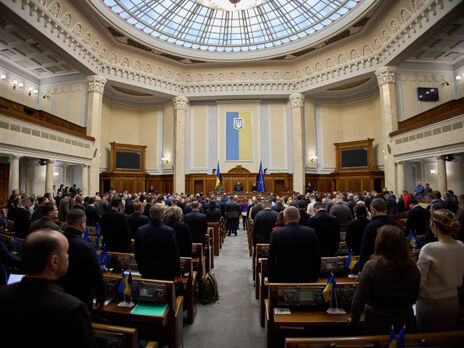В Раду поступили три заявления от нардепов о сложении ими депутатских мандатов, сообщал Стефанчук