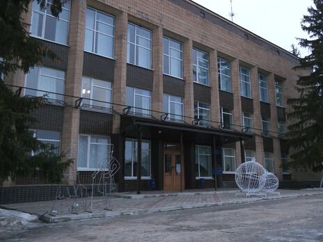 Російські війська вдарили ракетою по цивільній адмінбудівлі у Дворічній Харківської області, зазначили у Генштабі