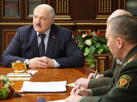 У Білорусі чимала кількість людей у погонах, усі озброєні, зазначив Лукашенко