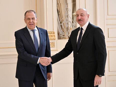 Президент Азербайджана принял Лаврова и передал 