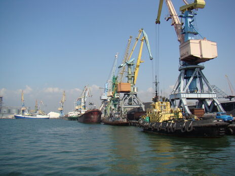 Потрібно забезпечити вільне торговельне судноплавство в Чорному морі для всіх сторін, заявили автори звернення