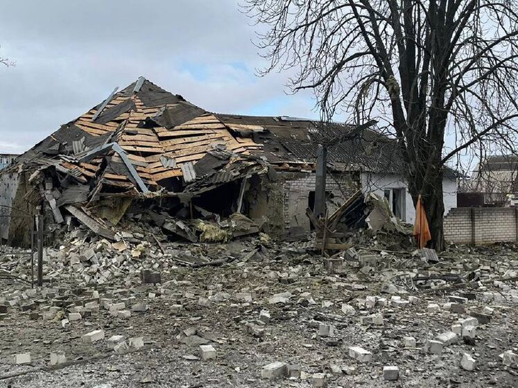 Окупанти вранці обстріляли багатоповерхівку в Чугуєві Харківської області. Є поранені, зокрема дитина – ОВА