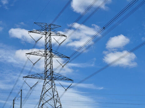 В українській енергосистемі зросла доступна потужність, обстріли пошкодили мережі у двох областях – 
