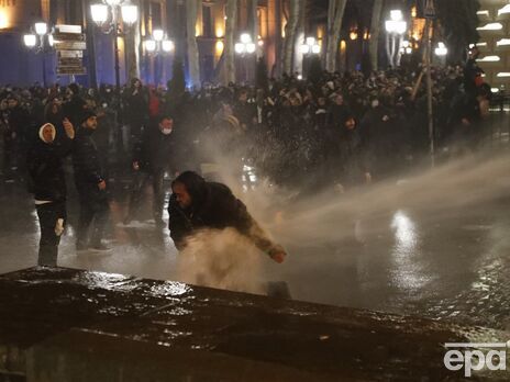 МВД Грузии заявляет, что полиция применила "пропорциональную силу" к митингующим