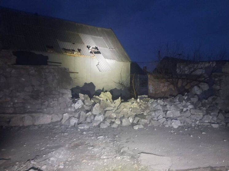 Унаслідок обстрілів окупантами Нікопольського району пошкоджено житлові будинки, лінії електропередавання, горів енергетичний об'єкт