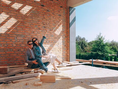 Владимир и Кристина Остапчуки начали строить дом два года назад
