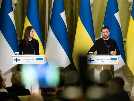 Зеленский (справа) и Марин выразили полную поддержку работы МАГАТЭ по оказанию Украине помощи в обеспечении ядерной безопасности