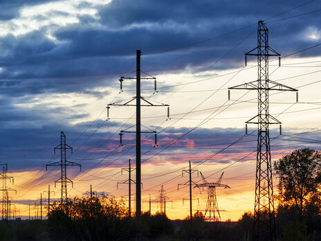 Попит на електроенергію в Україні зменшився приблизно на 35%