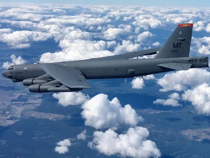 Самолет США для ядерных бомбардировок пролетел вдоль границы Евросоюза с Россией