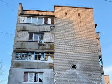 Россияне обстреляли Очаков из РСЗО, повреждены дома и автомобили. Фото