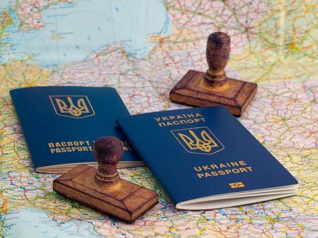 Паспорта с разной транслитерацией будут действовать до окончания их срока