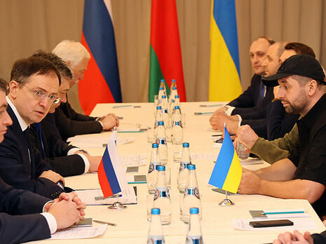 Україна та Росія провели чотири очні раунди переговорів