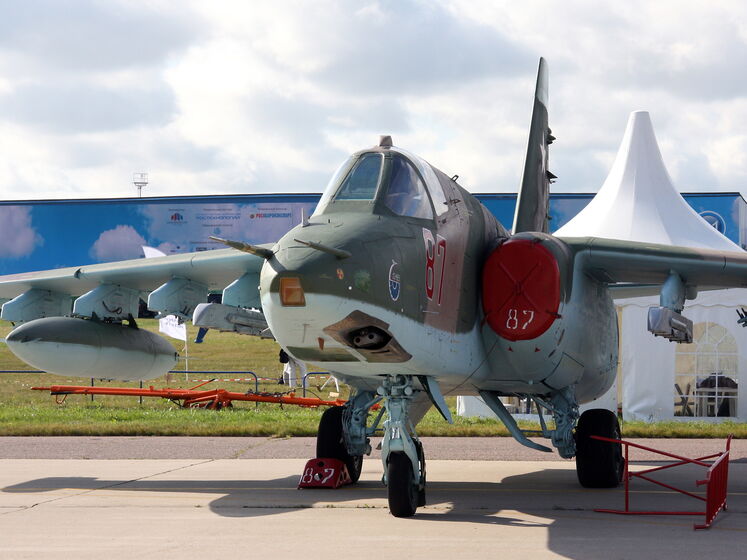 В Генштабе ВСУ уточнили, что украинские военные сбили вражеский самолет Су-25