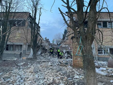 Прокуратура расследует удар по гражданскому объекту в Киевской области и гибель людей