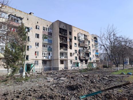 Унаслідок російських обстрілів зруйновано будинки, є загиблі й поранені