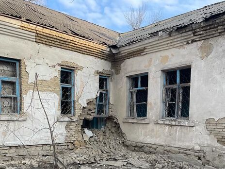 Противник регулярно обстрілює населені пункти Донецької області