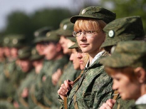 Росіянка-військовослужбовиця розповіла про знущання в армії РФ