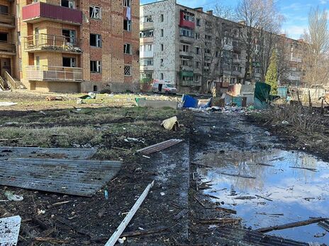 Число раненых в результате обстрела Константиновки увеличилось, повреждены многоэтажки и частные дома, детсад и админздание – ОВА