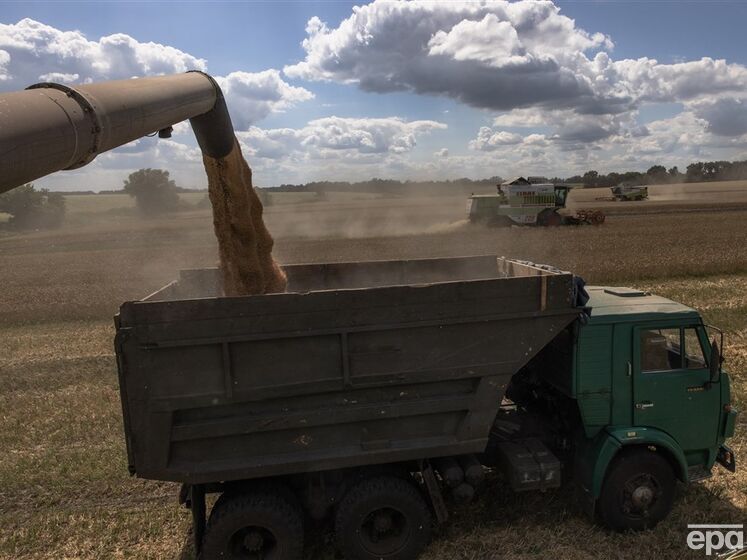 У Польщі заявили про припинення імпорту українського зерна щонайменше до липня