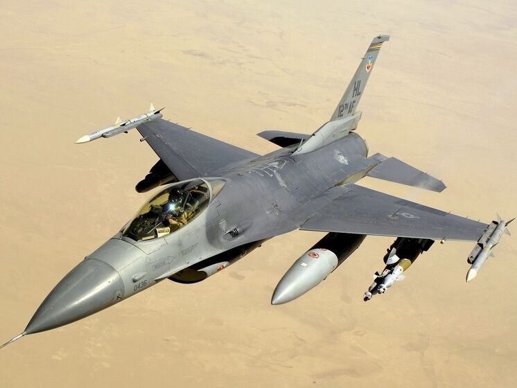 Резніков заявив, що іноземний легіон ЗСУ готовий прийняти пілотів, які вміють керувати винищувачами F-16
