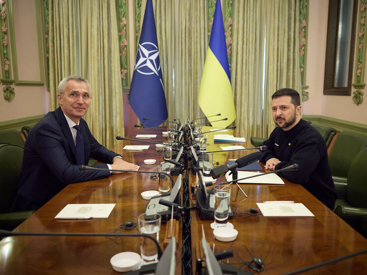 Зеленський попросив Столтенберга допомогти "подолати стриманість партнерів" у постачанні Україні сучасної авіації й далекобійної зброї