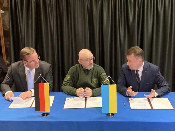 На полях "Рамштайну" відбулася зустріч "танкової коаліції", підписано протокол про наміри створити в Польщі центр техобслуговування Leopard 2 – Резніков